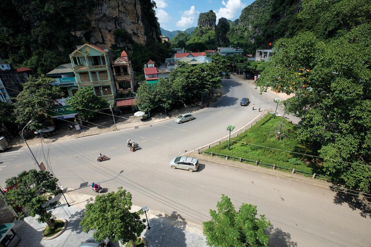 Hung Manh Plaza Hotel Huong Tan Lac Exterior photo